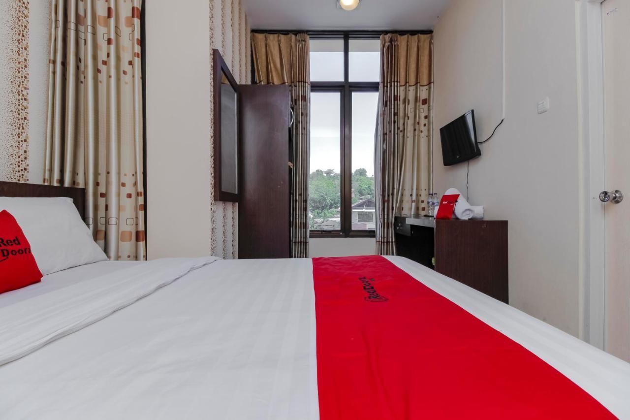 Reddoorz Plus @ Paal 2 Manado Extérieur photo